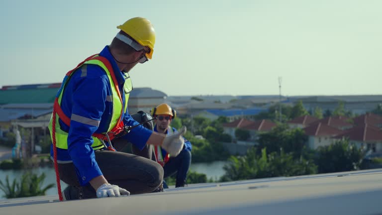 Best Roof Insulation Installation  in Lloyd Harbor, NY